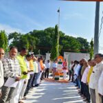 बभनजोत,ब्लॉक प्रमुख प्रतिनिधि ने स्वतंत्रता दिवस पर ध्वजारोहण करके संविधान की शपथ दिलाई